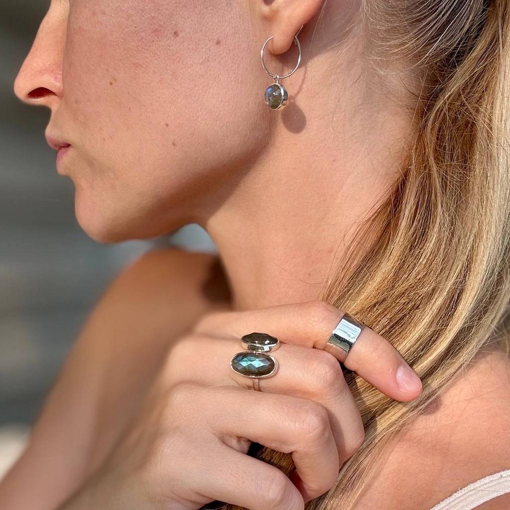 Кольцо с лабрадоритом двойное