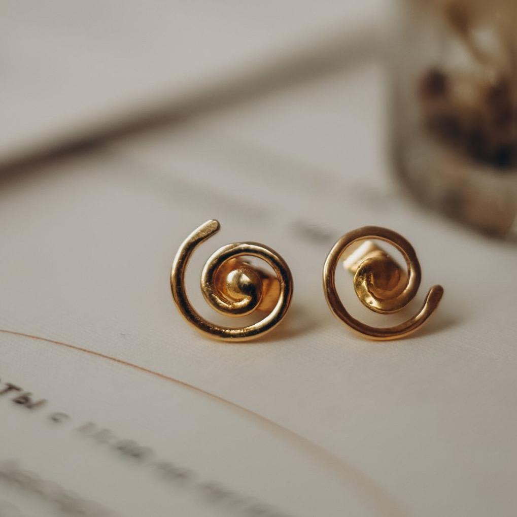 Серьги-гвоздики ракушки