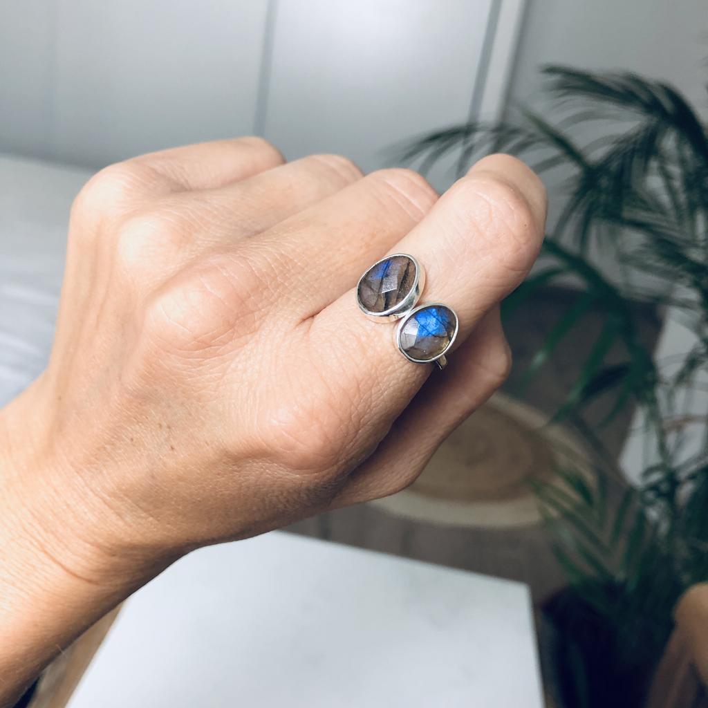 Кольцо двойное с лабрадоритом