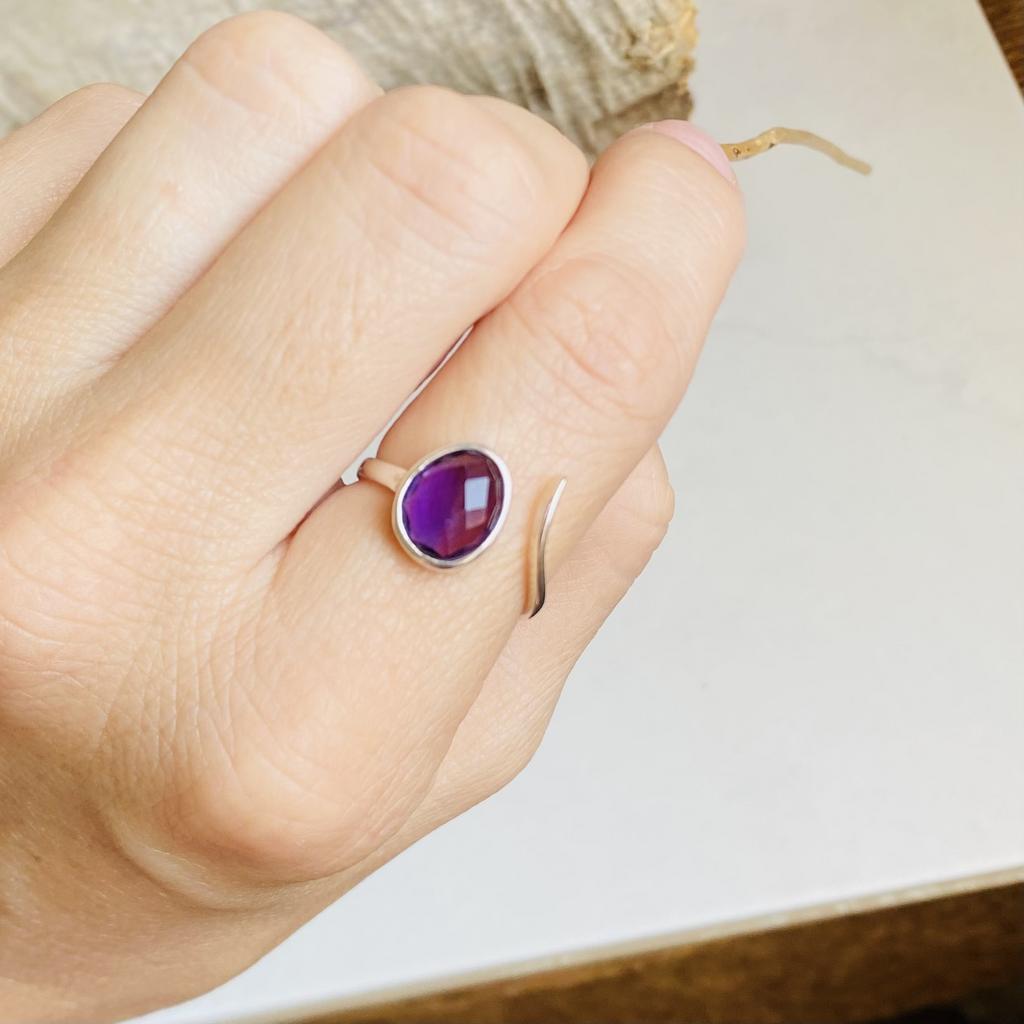 Кольцо с аметистом в шахматной огранке