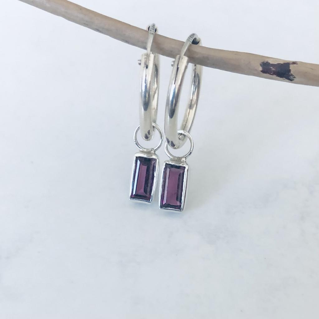 Boucles d'oreilles avec grenat violet