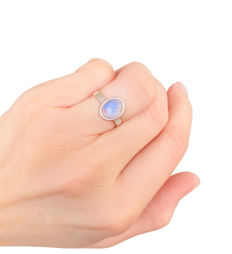 Bague en argent avec pierre de lune