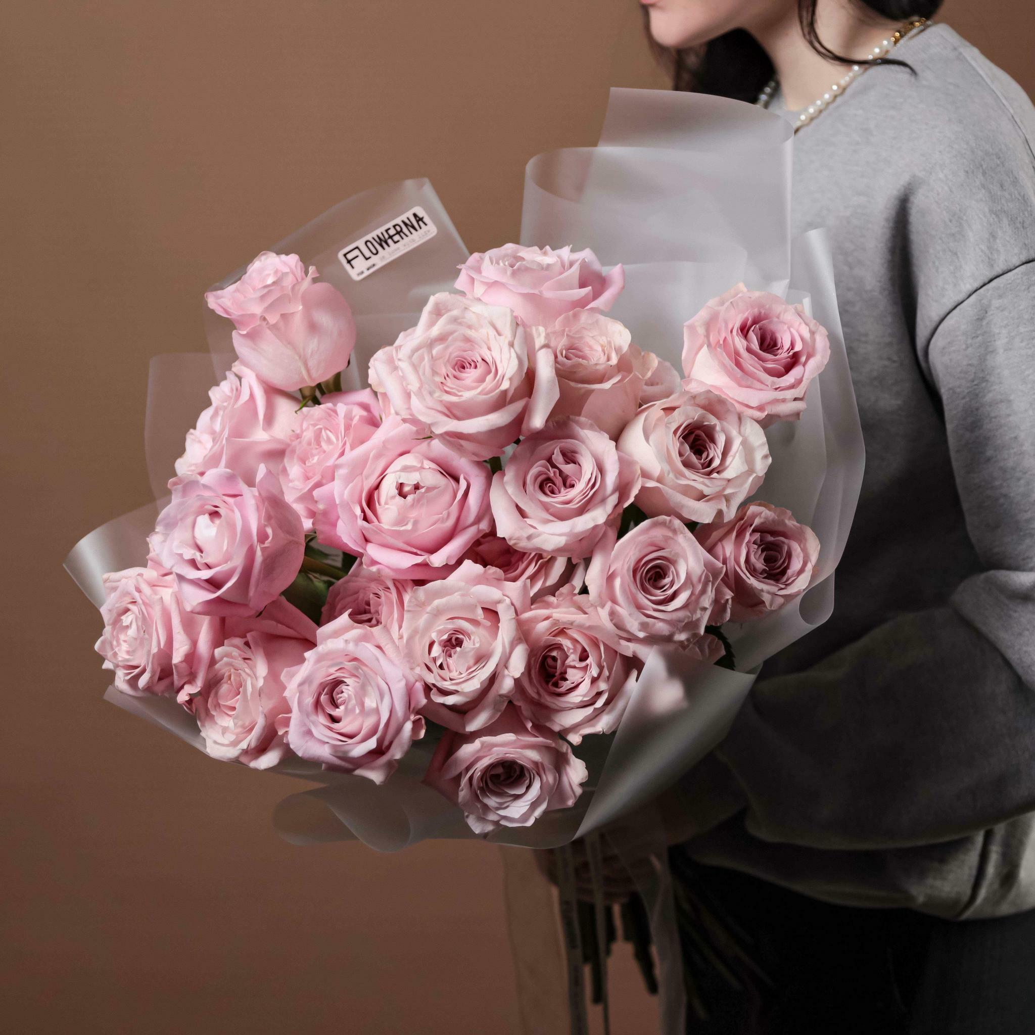 Букет из 25 розовых роз Свит Юнику () купить с доставкой в Архангельске
