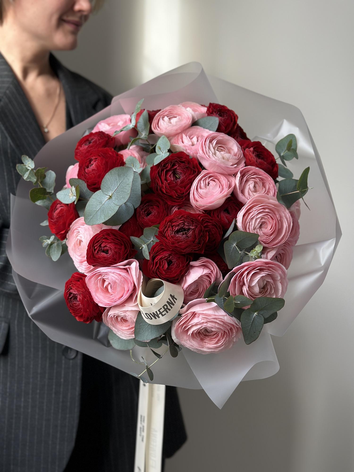 Срочная доставка цветов в Москве, купить красивый букет с доставкой на дом