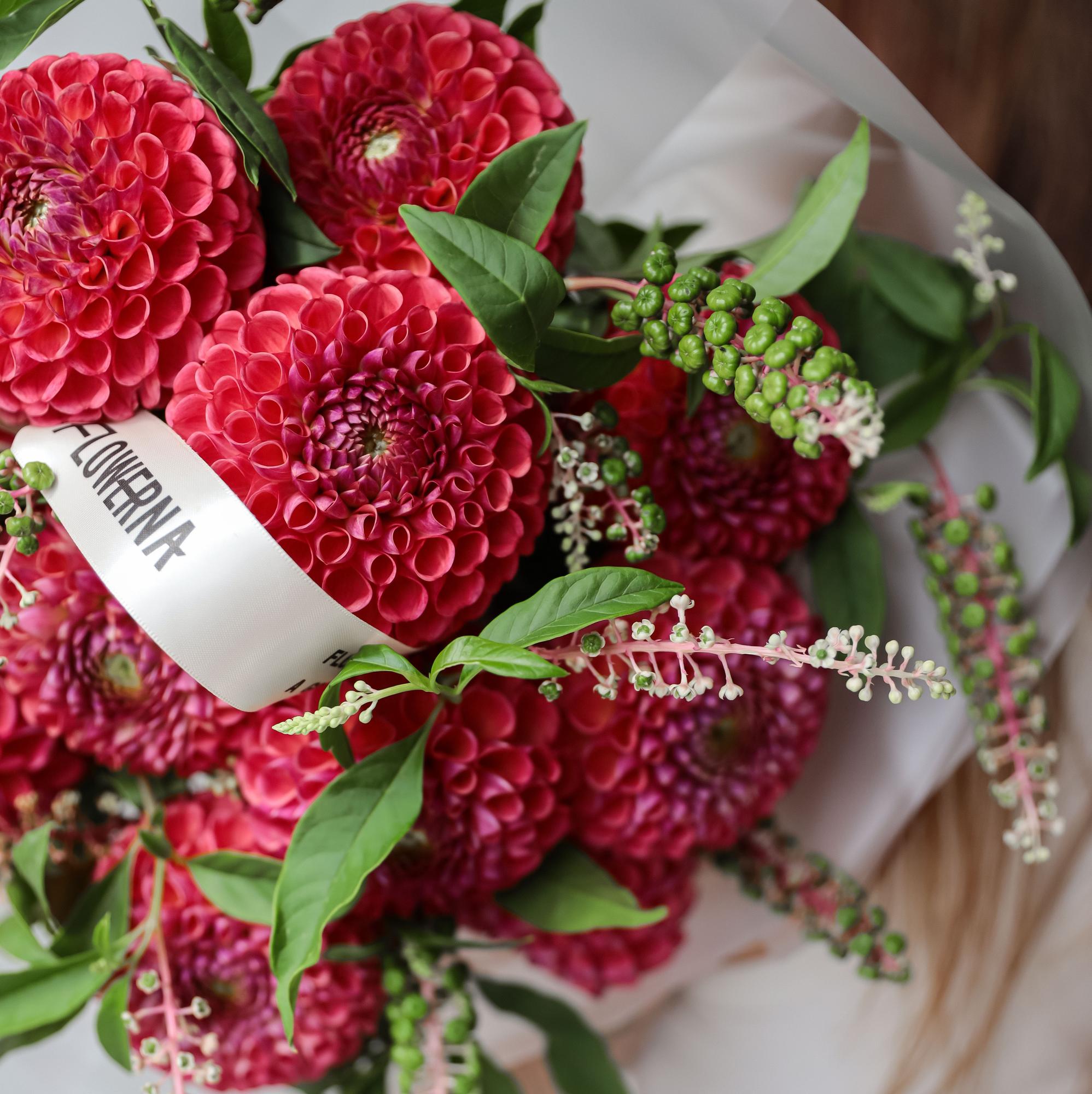 Срочная доставка цветов в Москве, купить красивый букет с доставкой на дом