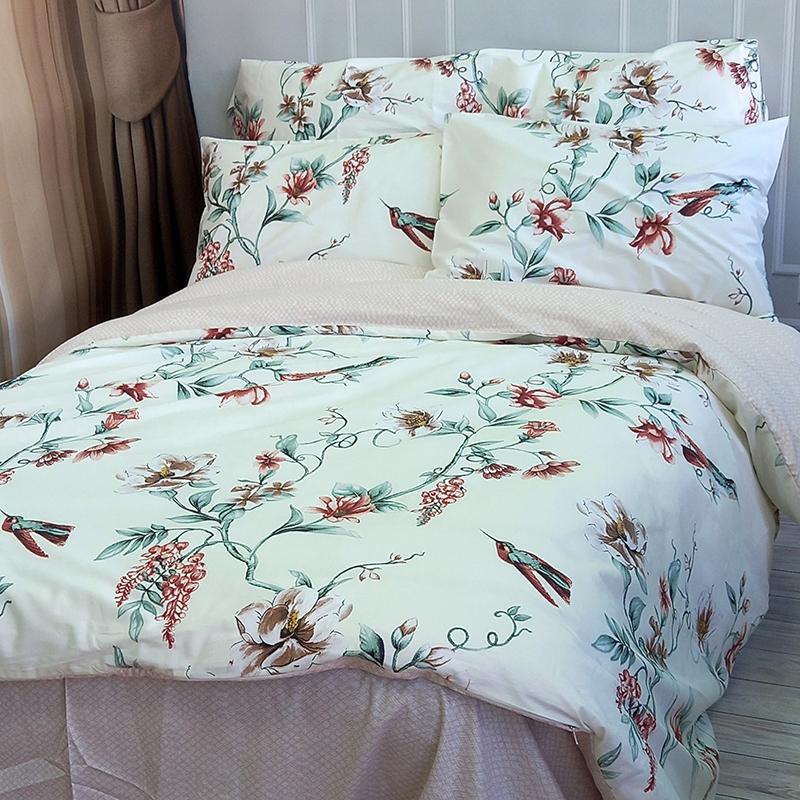 біла постільна білизна сатинз квітами та птахами колібрі фото 1