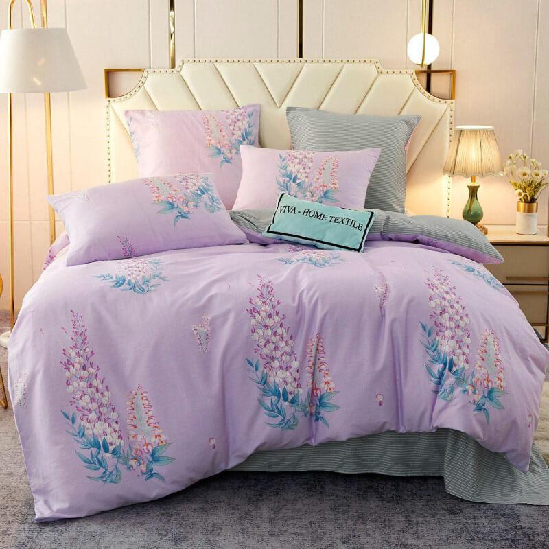 лілова постільна білизна з квітами фото 1