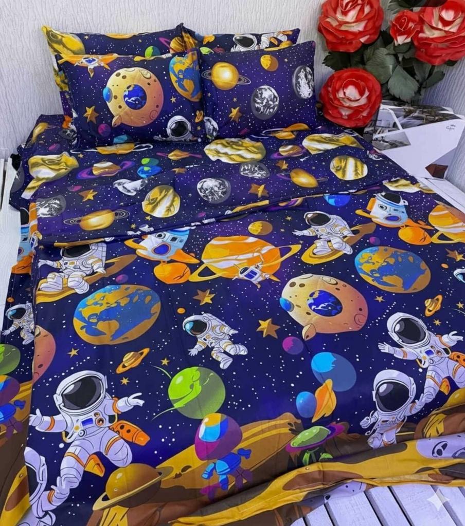 дитяча постільна білизна з зірочками, космонавтом та планетами