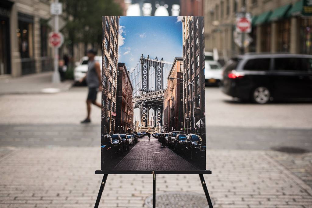 MANHATTAN BRIDGE. ENJOY THE MOMENT