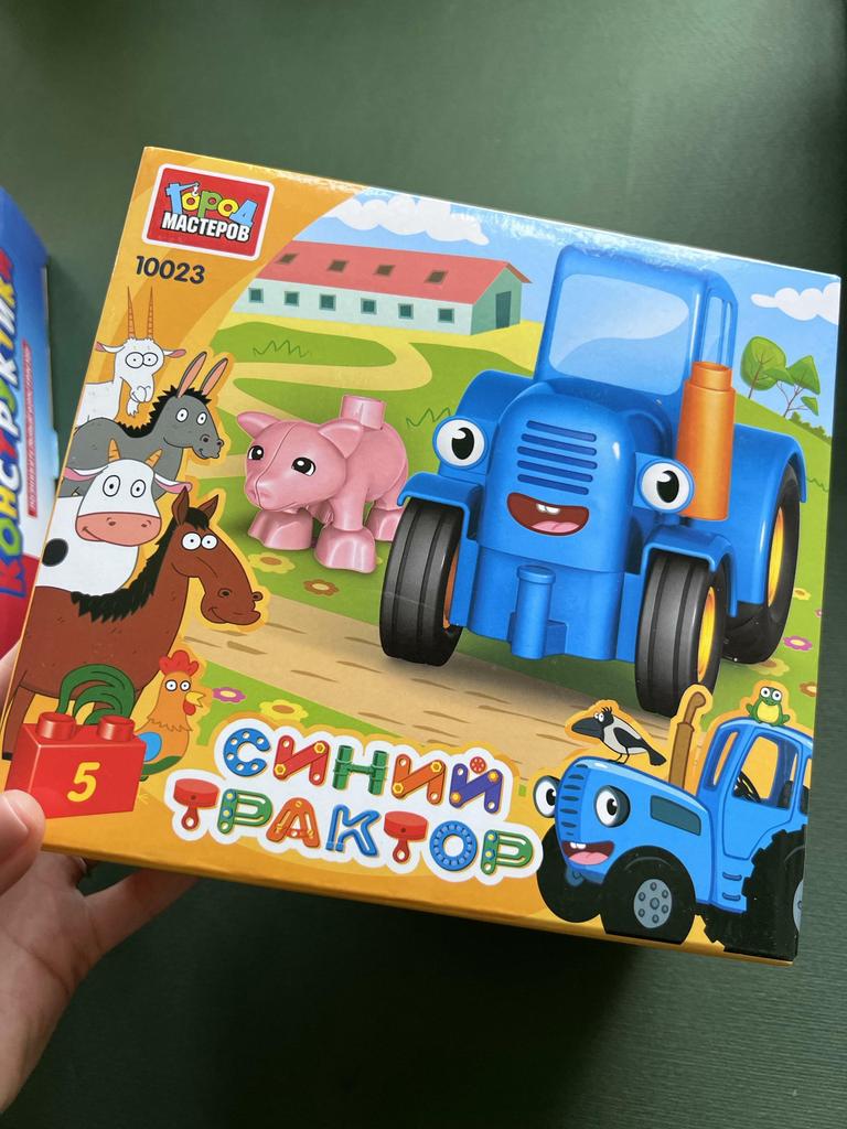 Синий трактор. Фигурка персонажа