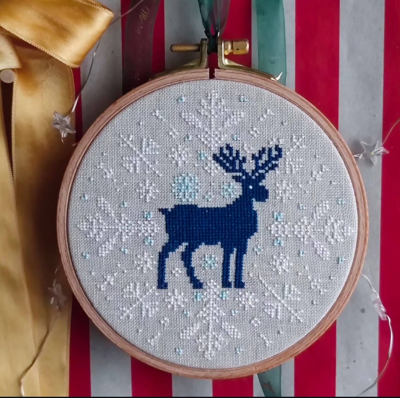 Moose snowflake - cross stitch pattern