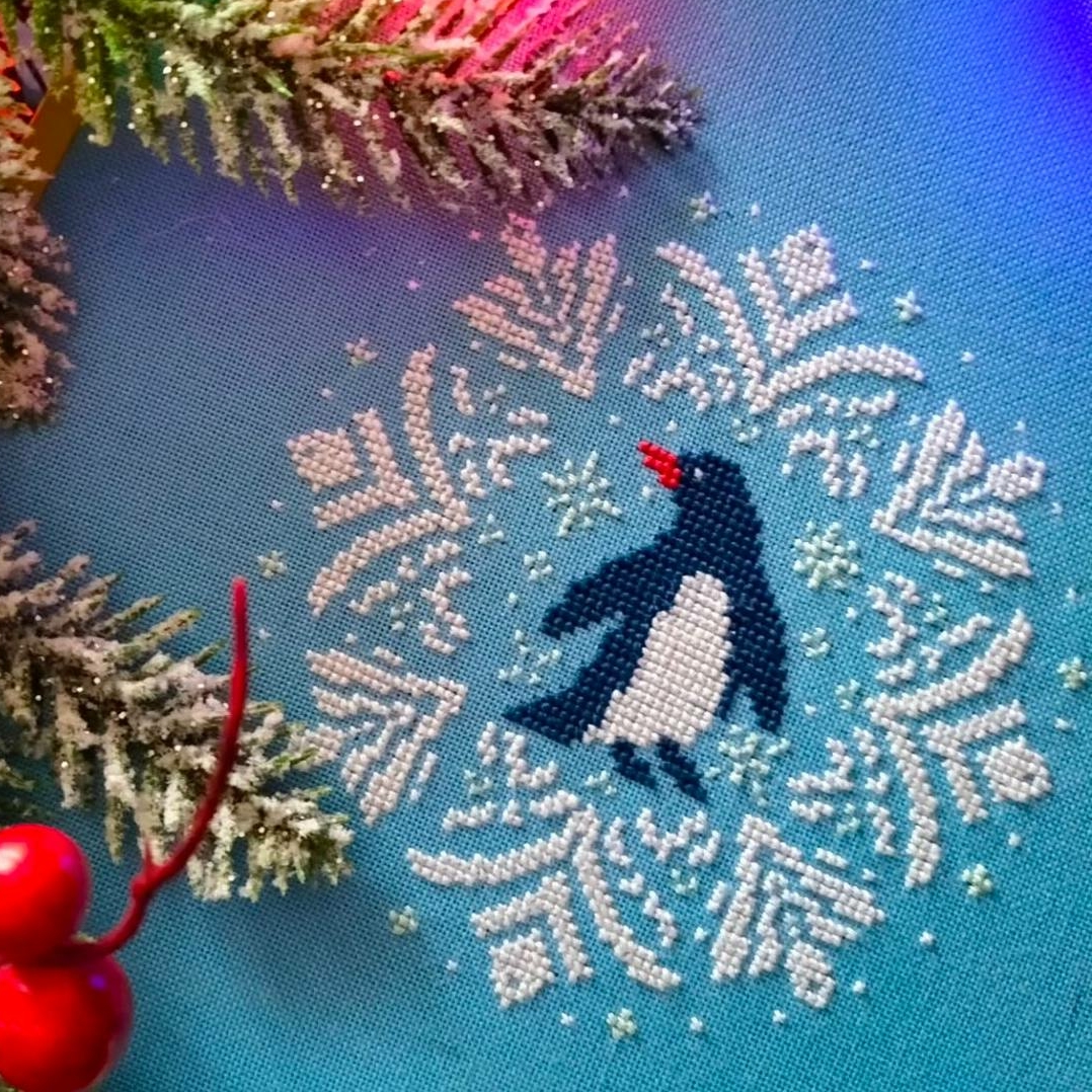 Penguin snowflake - cross stitch pattern