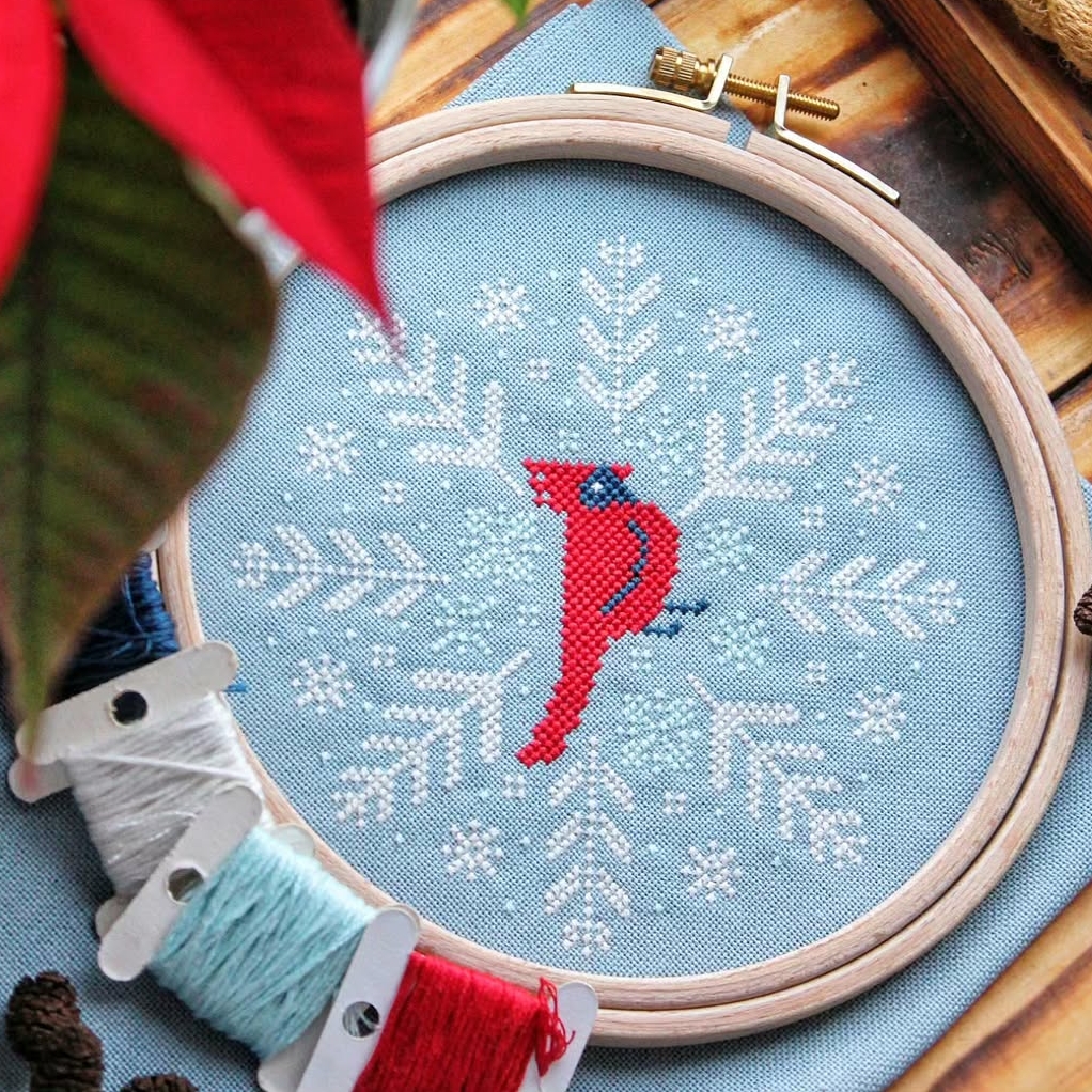 Cardinal snowflake - cross stitch pattern