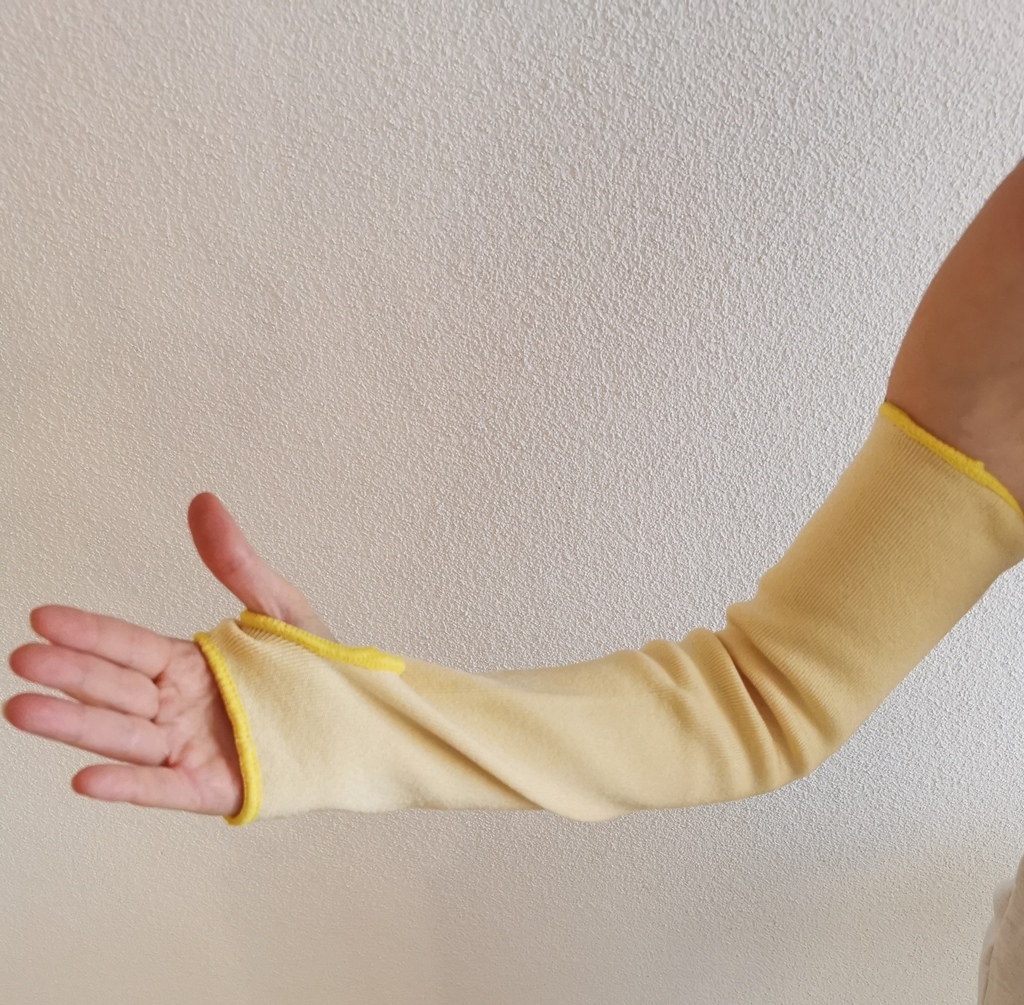 Armschutz gegen Kratzen und Katzenbiss