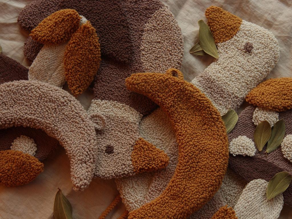 МІСЯЦЬ У КОЛЬОРІ ГІРЧИЦЯ