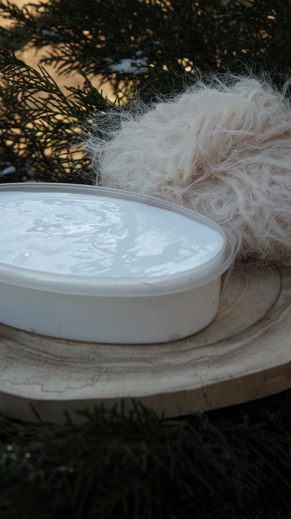 КЛЕЙ ДЛЯ КИЛИМКОВОЇ ВИШИВКИ