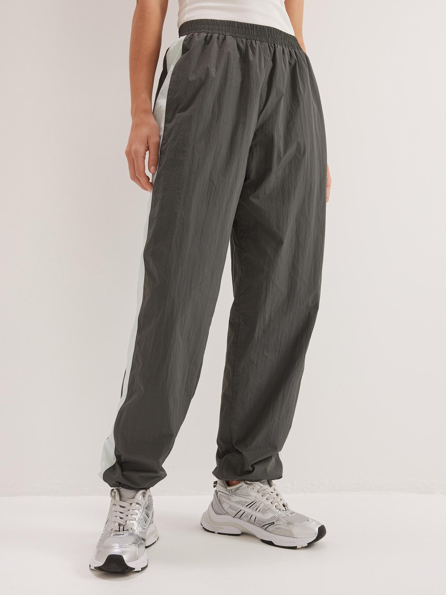 ОДЕЖДА \u003e Спортивные брюки графитового цвета с бирюзовой вставкой купить винтернет-магазине