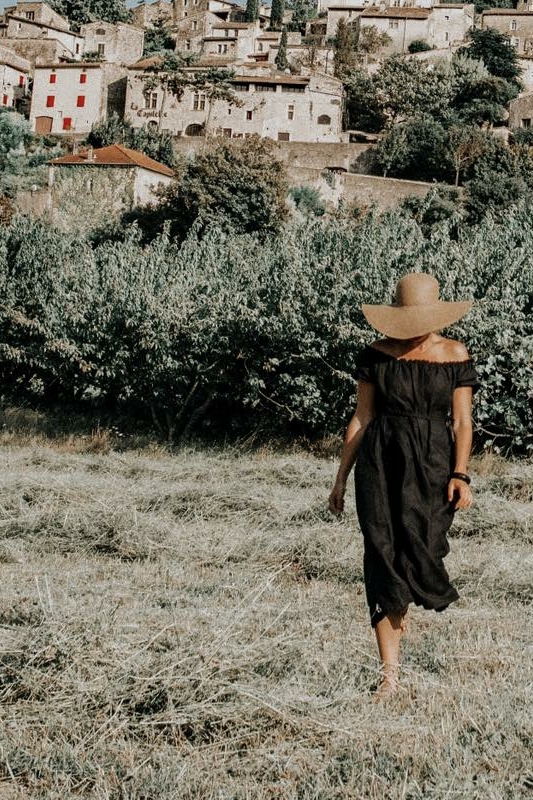 LINEN DRESS DECORATED WITH LACES VIRGINIE, BLACK