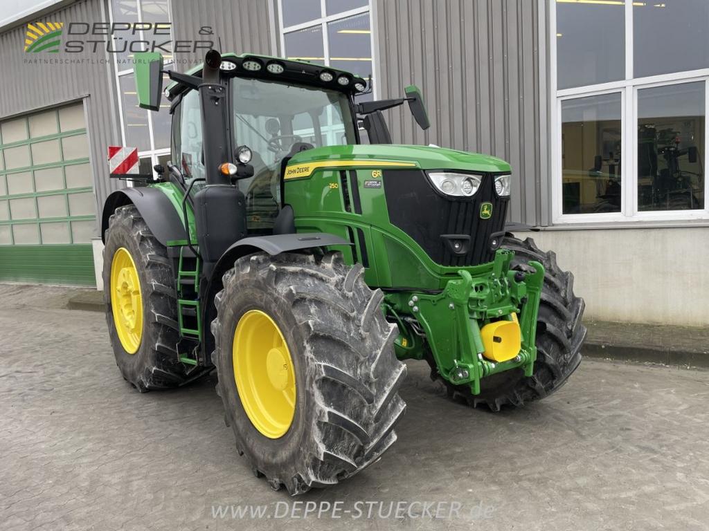 John Deere 6R 250
