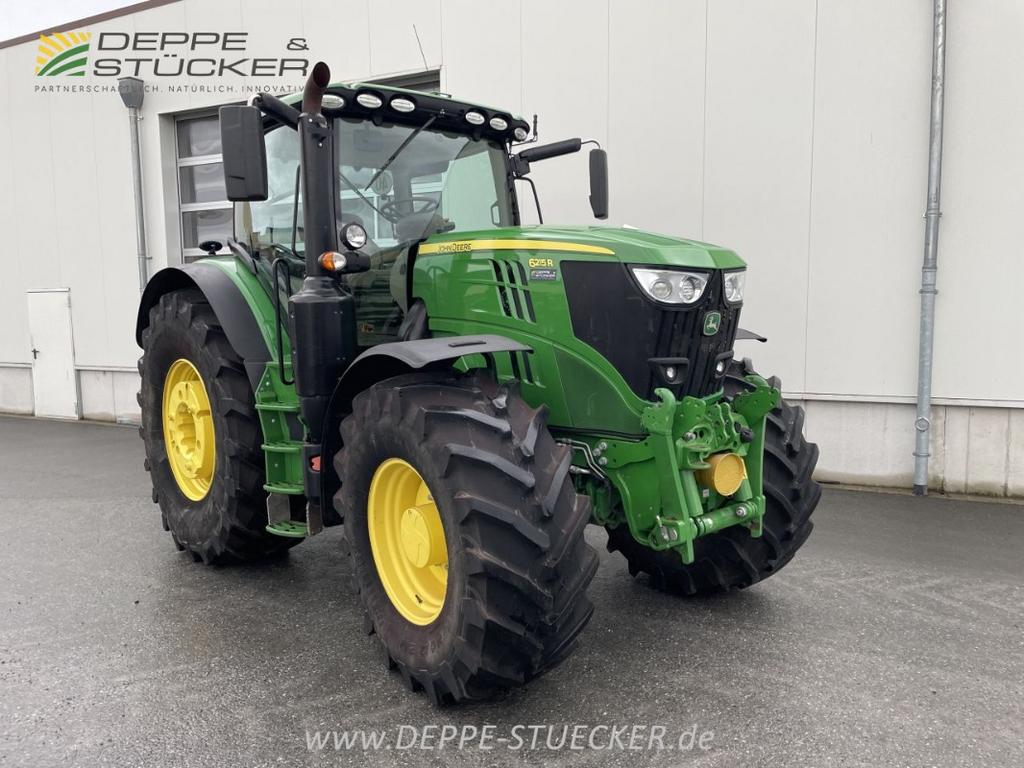 John Deere 6215R