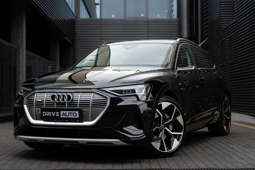e-tron sportback | 2022 m | 30 452 km