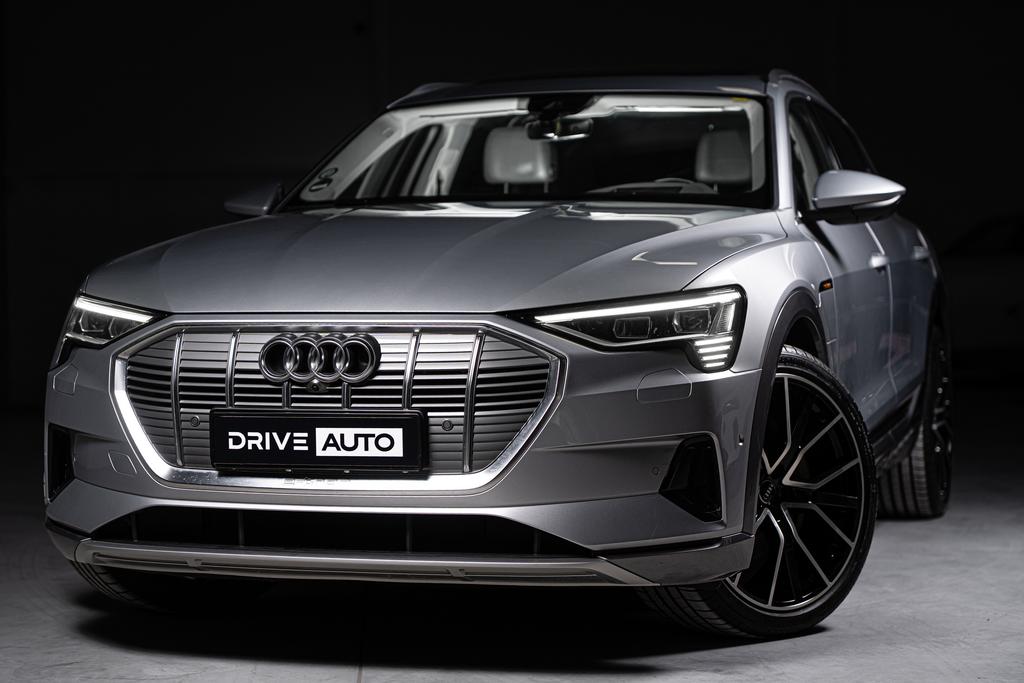 Audi e-tron 55 quattro | 300 kW | 95 kWh | 2022 m. | 126 672 km
