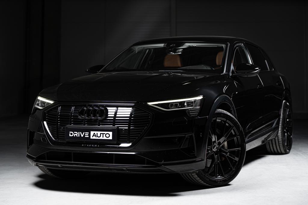 Audi e-tron 55 quattro | 300 kW | 95 kWh | 2022 m. | 105 049 km
