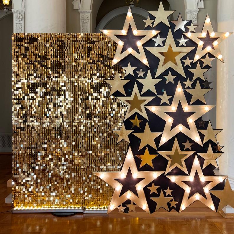 Украшение сцены на выпускной. Украшение зала в космическом стиле. Звездная фотозона. Звездная фотозона. Звездная фотозона.