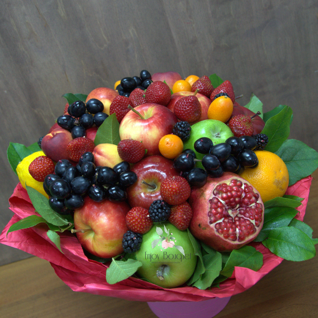 Фруктовый букет. Красивые букеты из фруктов. Букет из фруктов на день рождения. Букет из ягод и фруктов.