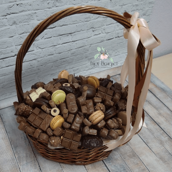 Шоколадные корзины > Шоколадная корзина "Антигрустин", 2 кг купить в ...