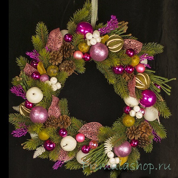 Christmas wreaths from live needles: buy, price in Minsk