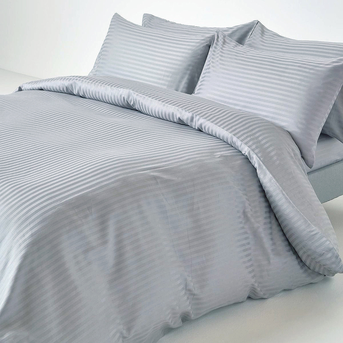 Серое постельное белье из страйп-сатина Madison - качественное постельноебелье, как в лучших отелях - купить в интернет-магазине Jolly Decor