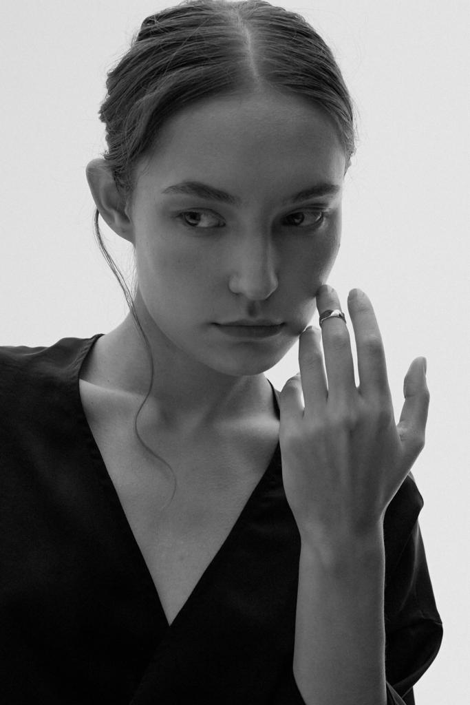 Кольцо на фалангу узкое глянцевое,  серебро 925