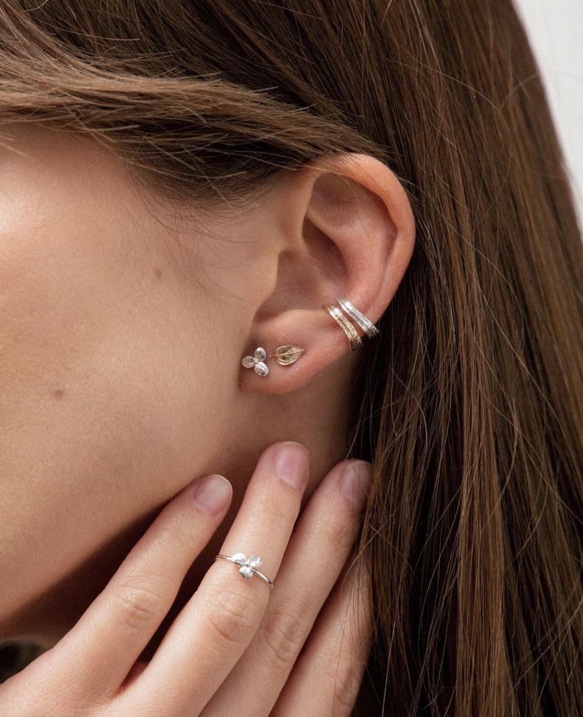 Кольцо "Гортензия" на фалангу 3 лепестка, серебро 925