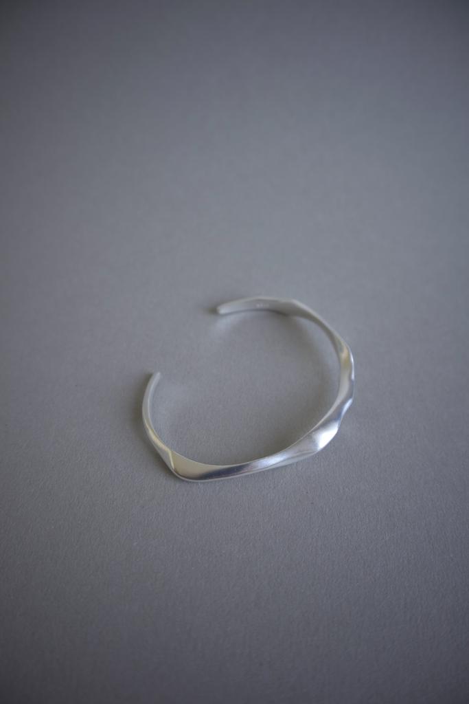 Браслет неправильной формы , серебро 925