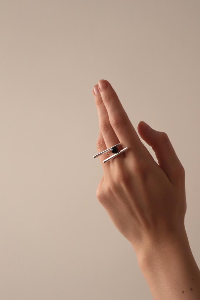 Кольцо Connect (оникс), серебро 925, рр 17