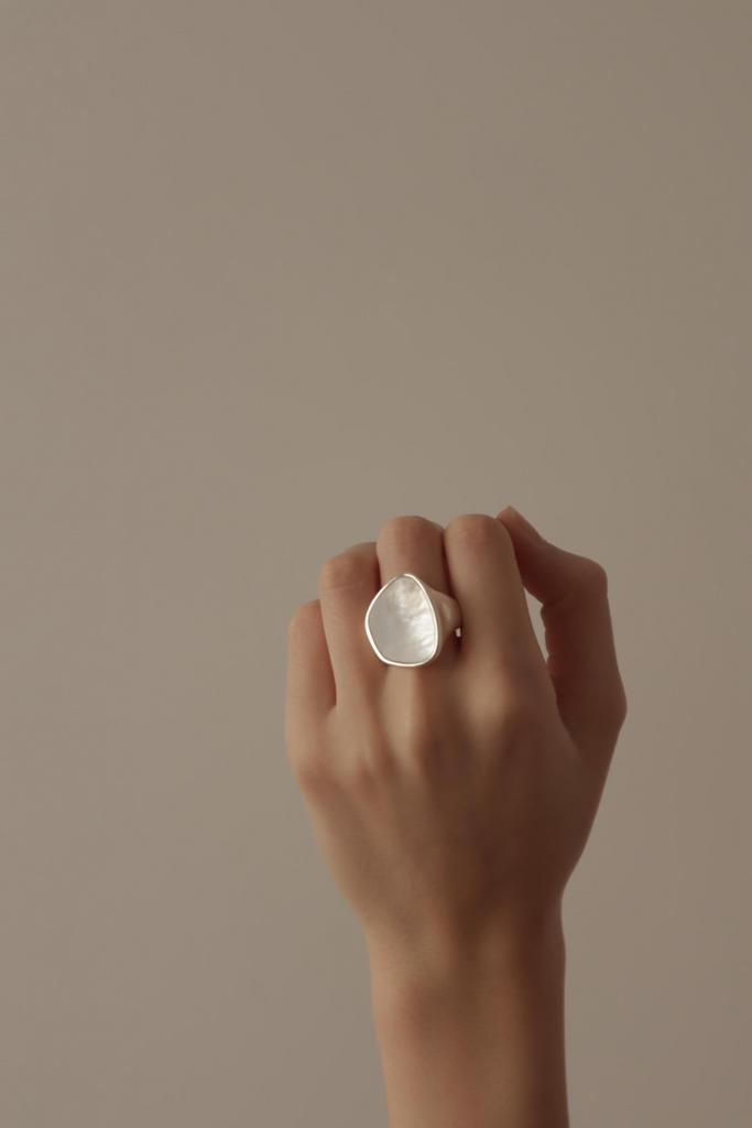 Кольцо Nacre, серебро 925,рр17,5