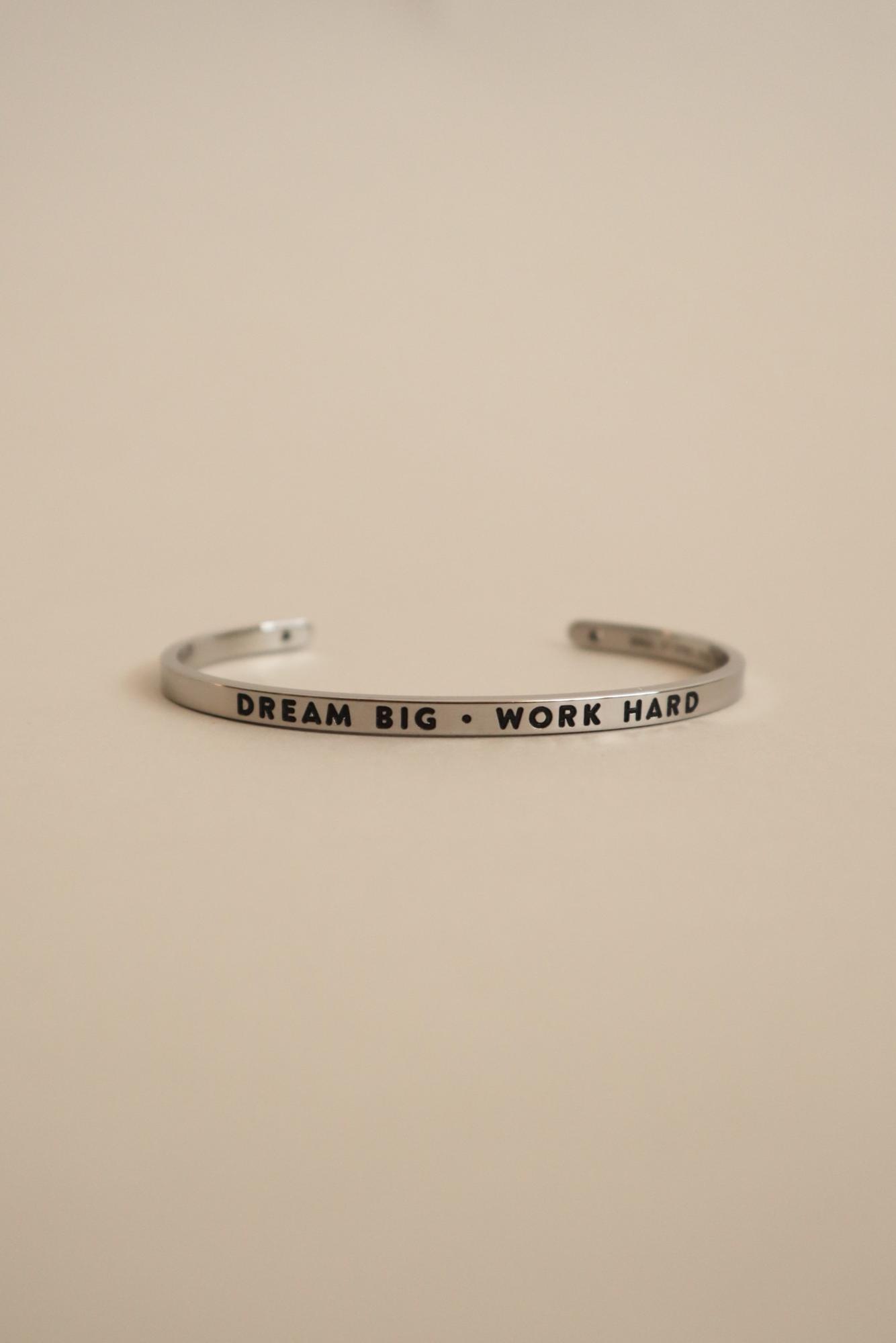 Браслет "Dream big . Work hard"