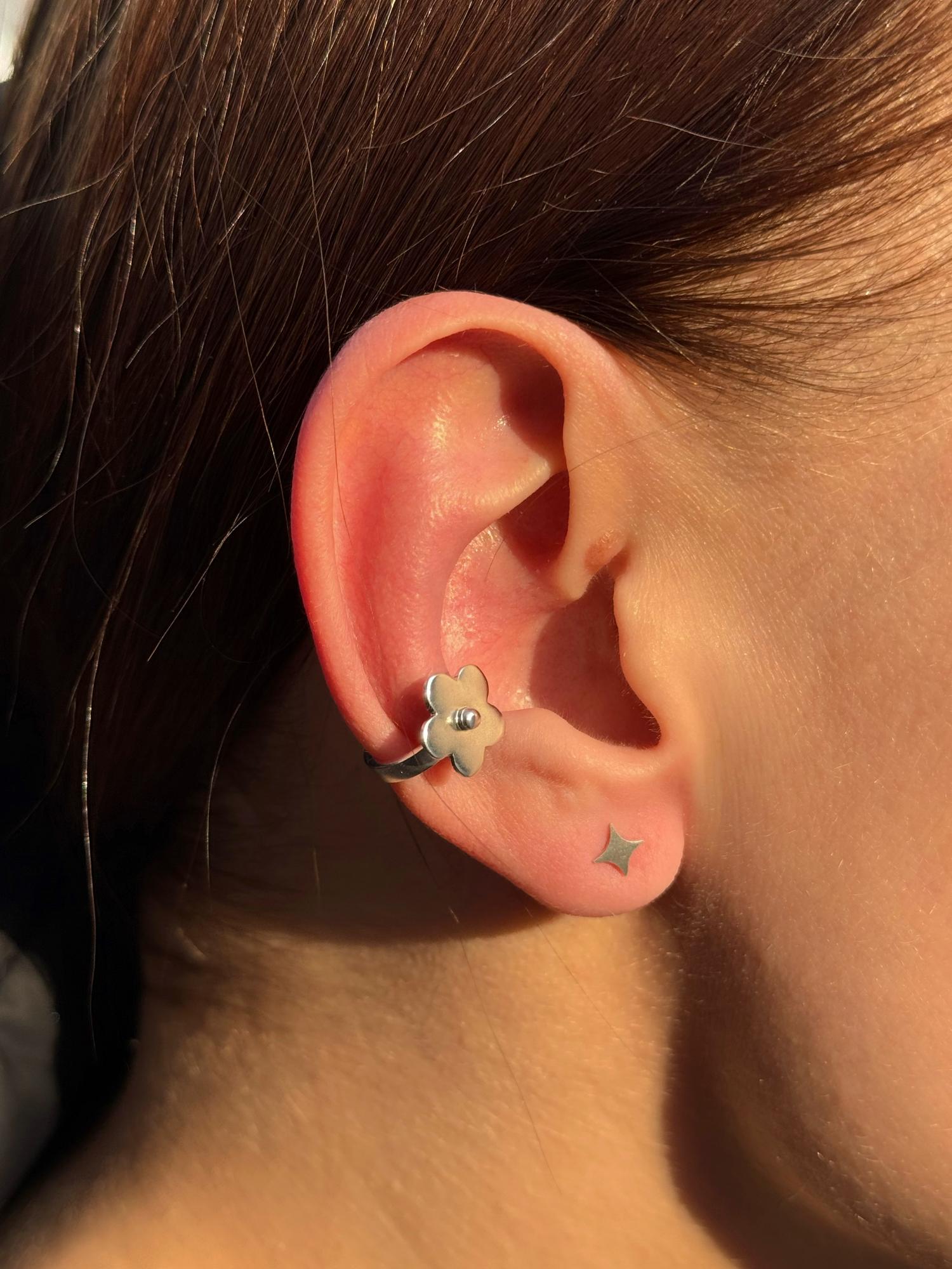 Кафф с лютиком