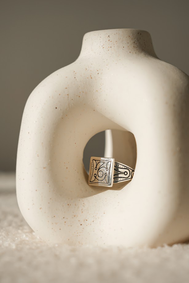 Кольцо Tabys серебро 925