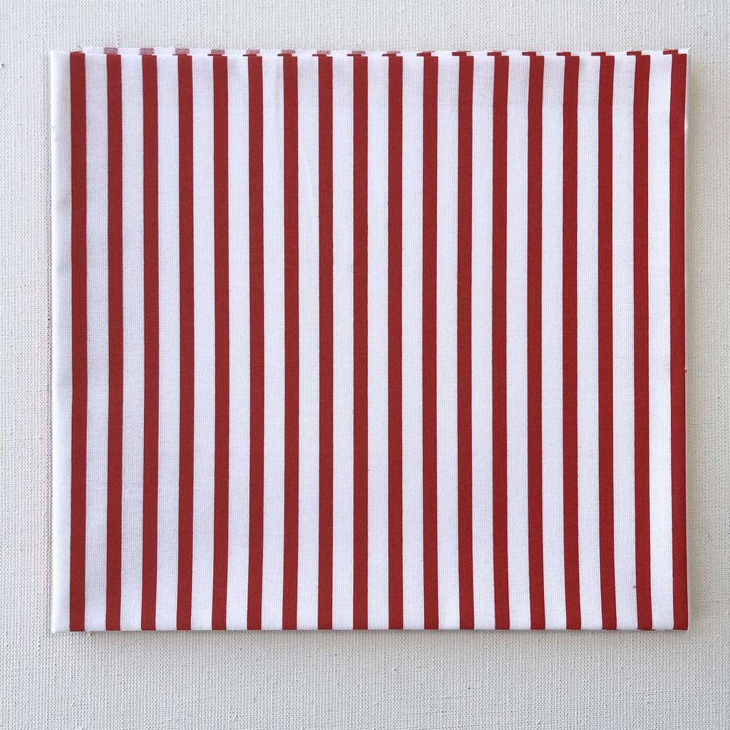 17.136. Відрізи бавовни - Бязь - Смужка червона, 6 мм, на білому