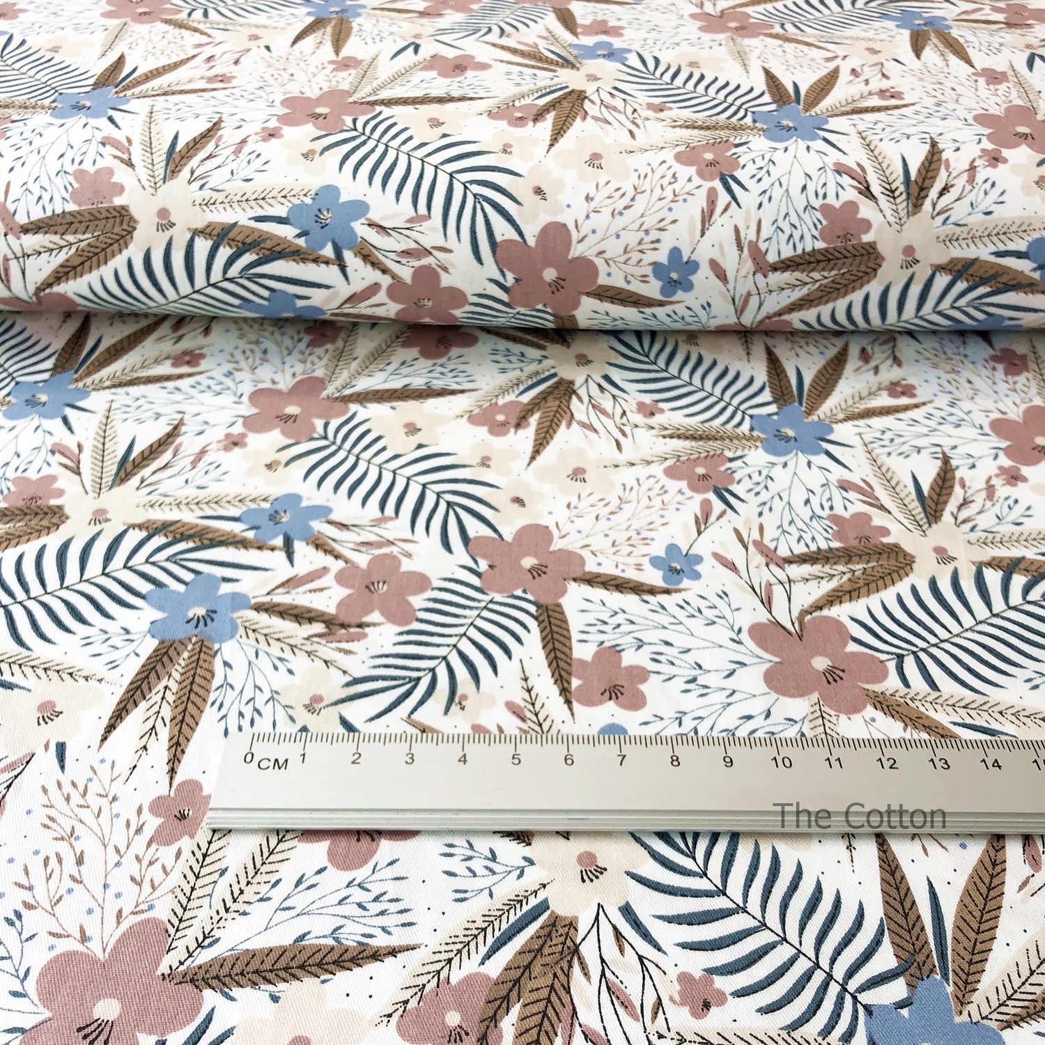 14.281.1. Бавовна Сатин - Кавово-кремові квіти та папороті на молоці