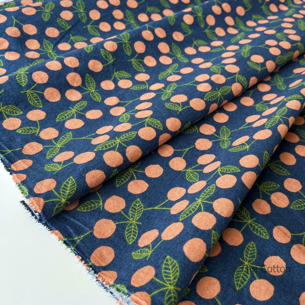 Тепла бавовна, для суконь, рубашок, піжам - Вишні на синьому