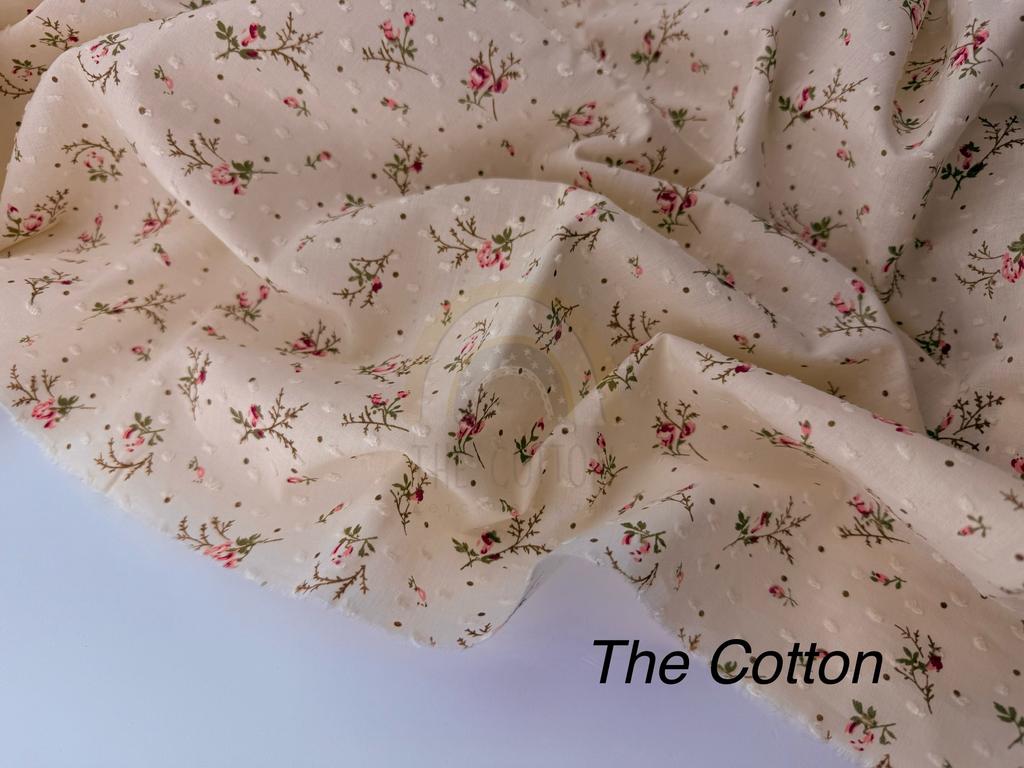 Батист в  мушку - Квіти трояндочки з зеленими листочками та крапочками  на айворі