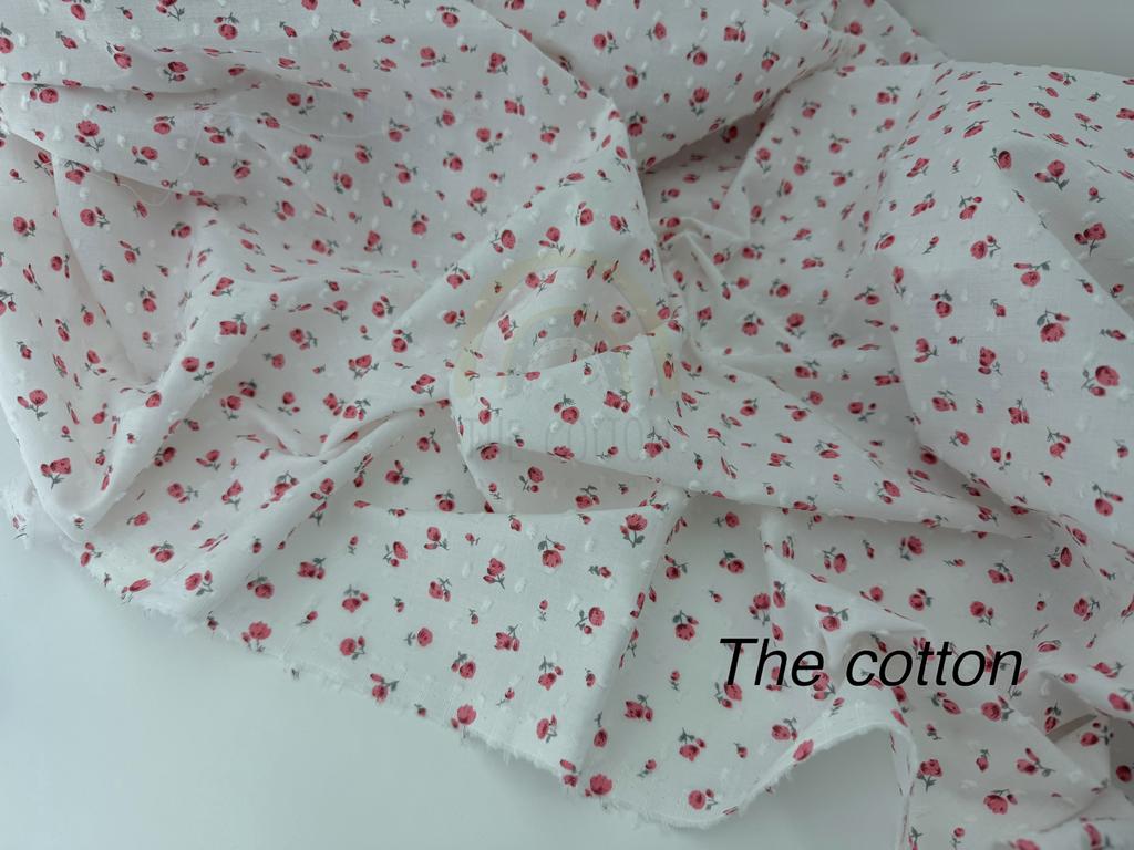 Батист в  мушку - Квіти червоні трояндочки дрібні на стеблі  на молочному