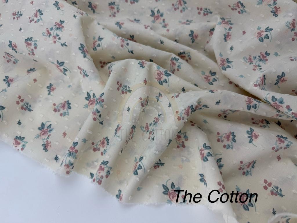 Батист в  мушку - Квіти трояндочки рожево-пудрові з гілочками та листям  на айворі