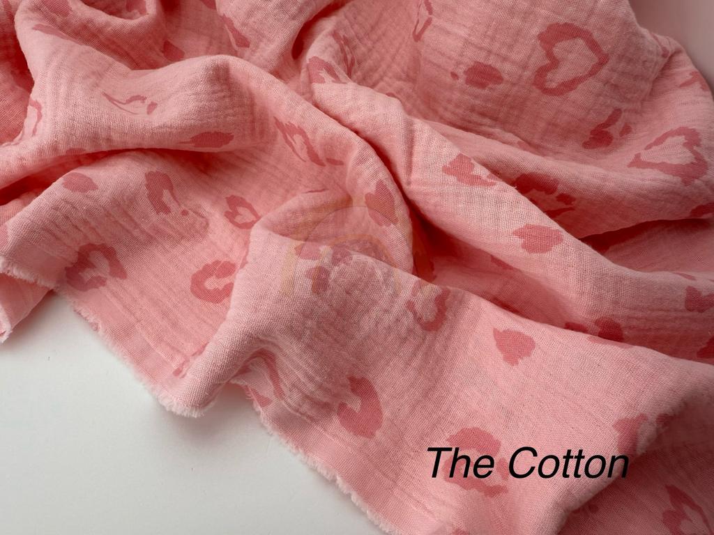 Муслін двошаровий - Цятки леопард, сердечки на рожевому