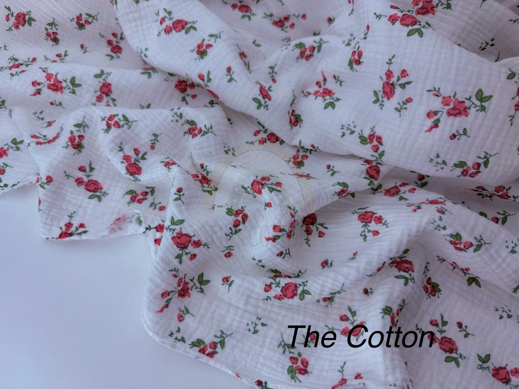 Муслін двошаровий - Квіти  троянди червоні на молочному