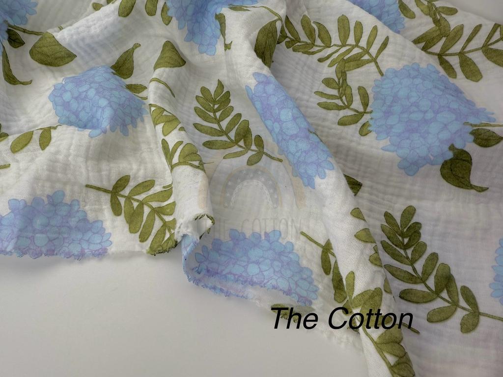 Муслін двошаровий - Квіти великі блакитні гортензії на молочному