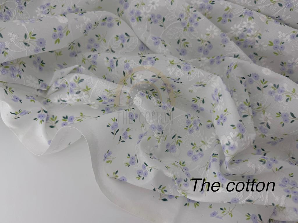 Батист вишивка - Вишивка квіти волошки фіолетові на молочному C190